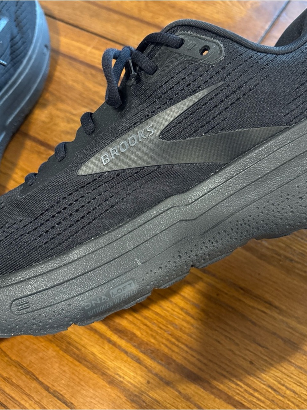 Brooks Ghost Max 2 Athletic Shoes - Picture 14 of 16